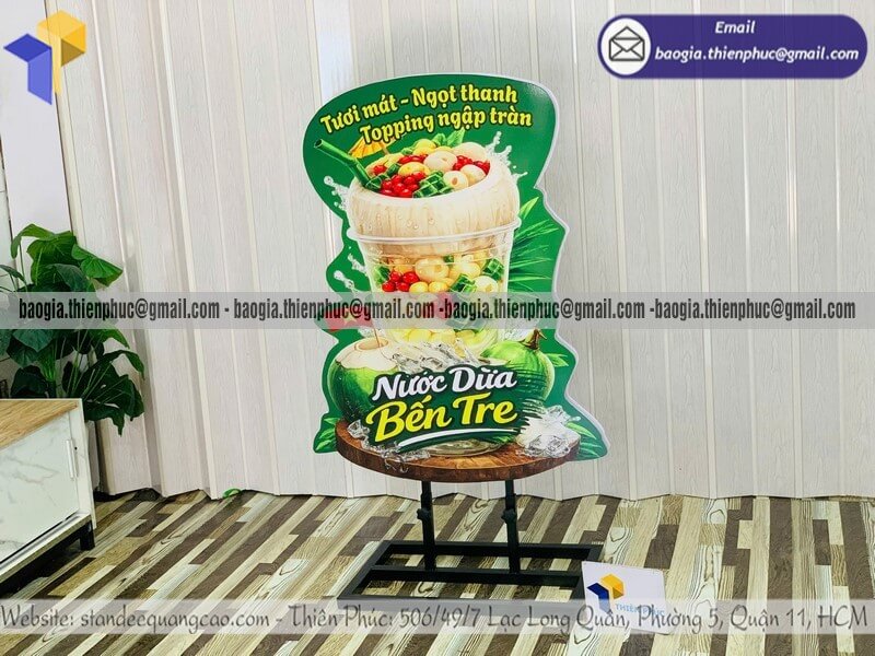 Mẫu standee mô hình quảng cáo đồ uống in 2 mặt giá rẻ cho cửa hàng khai trương sự kiện đồ uống