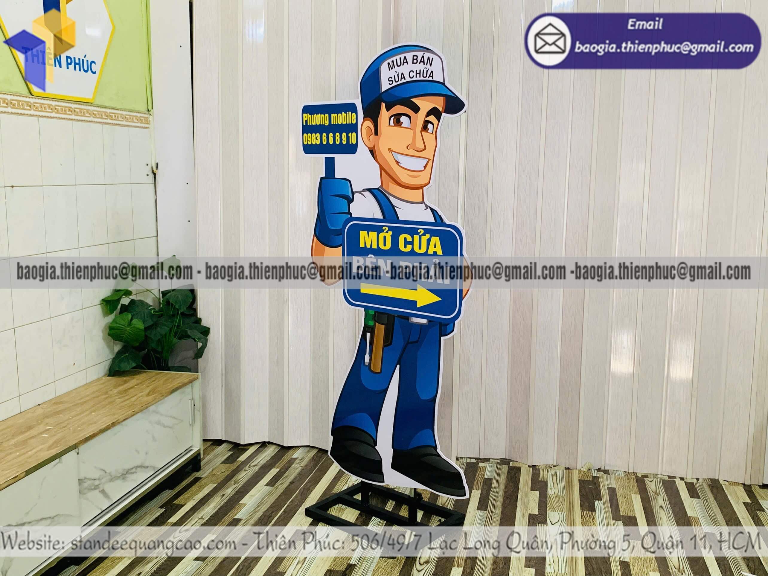 Mẫu standee mockup người 1 mặt cho cửa hàng kích thước riêng cho điểm bán lẻ toàn quốc