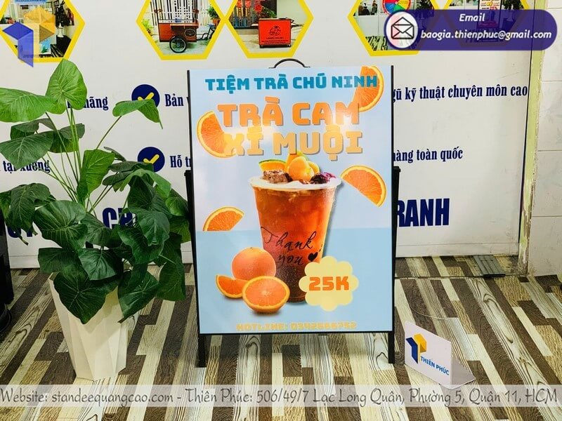 Mua bảng standee 1 mặt cho shop