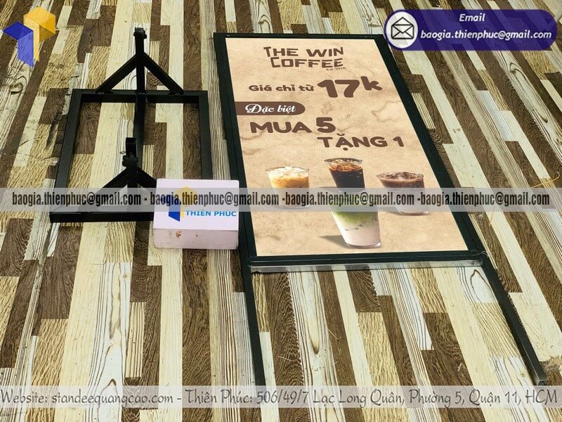 Mua standee quảng cáo khung sắt đứng chịu gió ngoài trời vào xưởng gia công cho doanh nghiệp bán tại Việt Nam