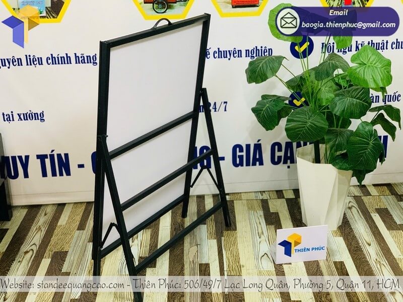 Nơi bán standee 1 mặt giá rẻ, gọn nhẹ, bền đẹp, đặt hàng nhanh