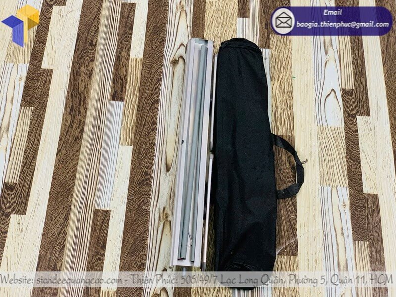 Nơi bán standee kéo cuộn nhôm quảng cáo in logo rẻ cho đại lý và khách lẻ