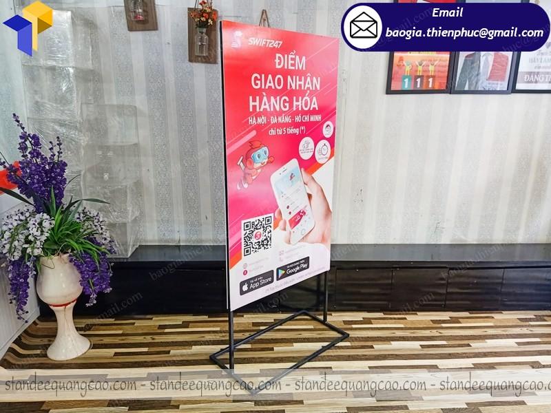 standee chữ A ốp format