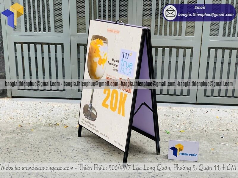 Nơi in bảng standee A chân sắt 2 mặt để vỉa hè nhanh không qua trung gian chất lượng cao