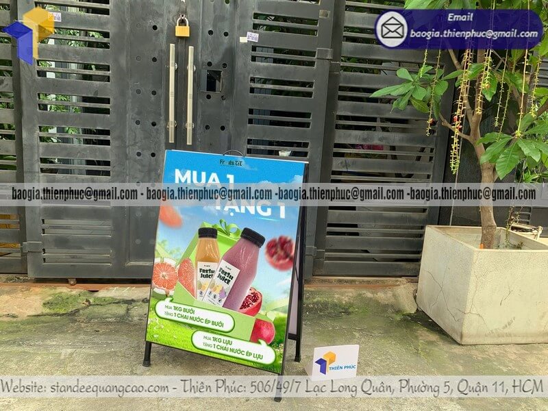 Nơi in standee A quảng cáo chân sắt xếp gọn rẻ cửa hàng quán ăn quán trà sữa phục vụ hằng ngày