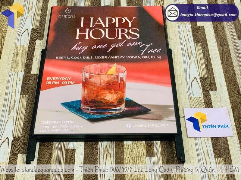 Nơi làm bảng standee 1 mặt in logo giá sỉ ưu đãi cho cửa hàng