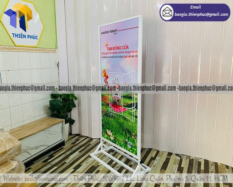 Standee 2 mặt khung sắt quảng cáo ngoài trời chịu gió ngoài trời hiện đại hút khách