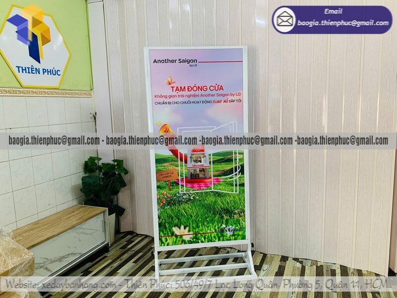 Standee 2 mặt khung sắt quảng cáo ngoài trời chịu gió giảm giá số lượng lớn toàn quốc