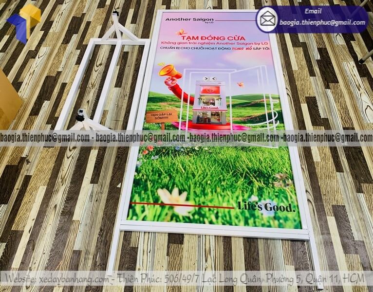 Standee 2 mặt khung sắt quảng cáo ngoài trời chịu gió cực mạnh cho khai trương sale off