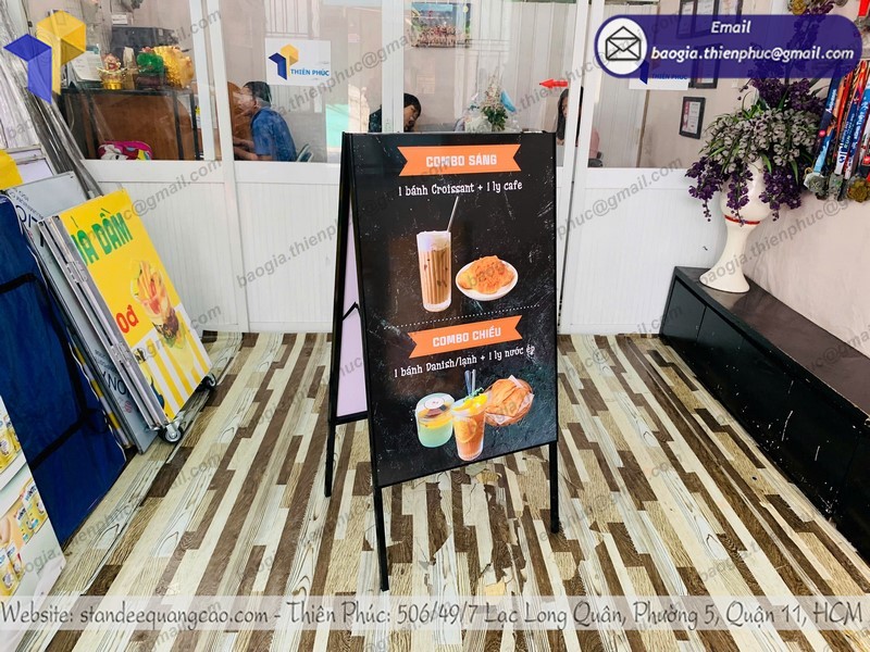 Standee 2 mặt ngoài trời đẹp