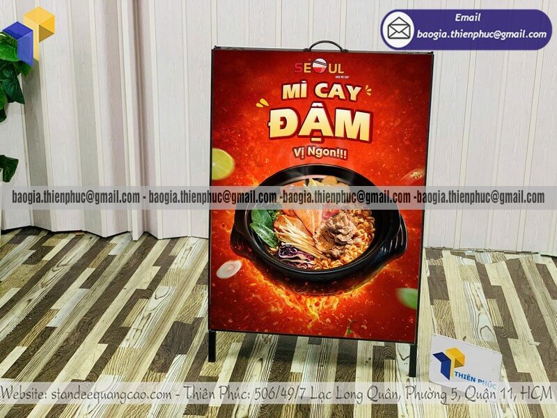 Standee bằng chân sắt chữ A quảng cáo di động hè phố Standee bằng chân sắt chữ A quảng cáo di động hè phố