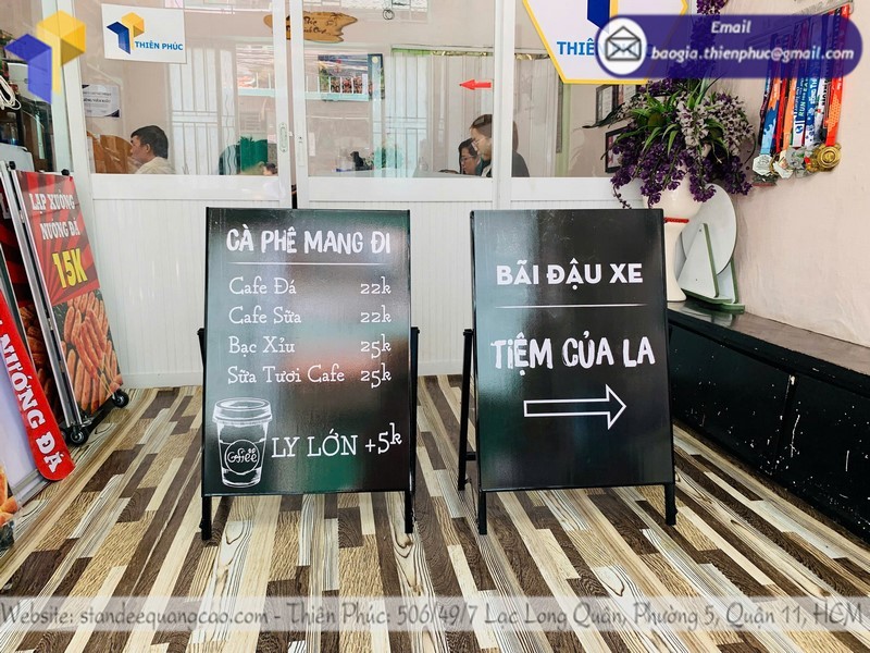 standee chân xếp giá rẻ TPHCM