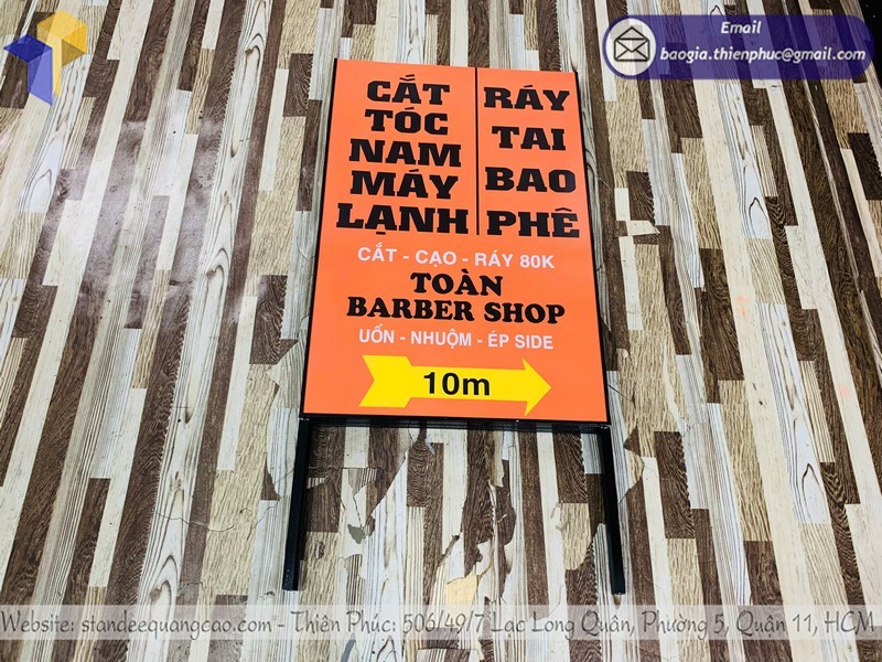 standee tiếp thị chữ A rẻ