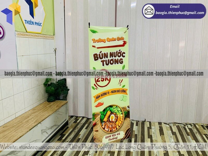 Standee chữ X treo poster ngoài trời cho quán ăn khuyến mãi đẹp ngầu chất lượng cao