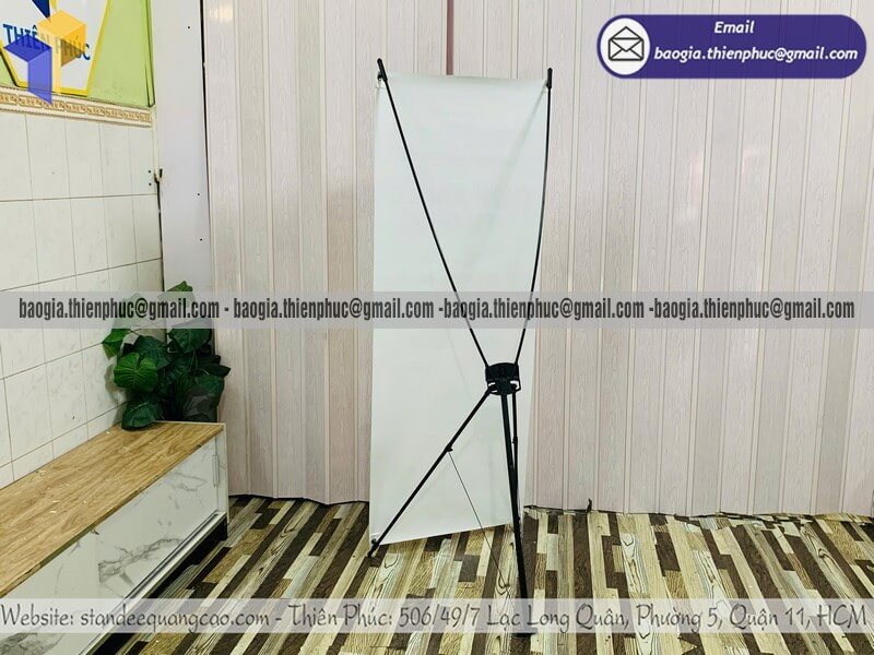 Standee chữ X treo poster ngoài trời cho quán ăn in màu cực đẹp cho quán hải sản