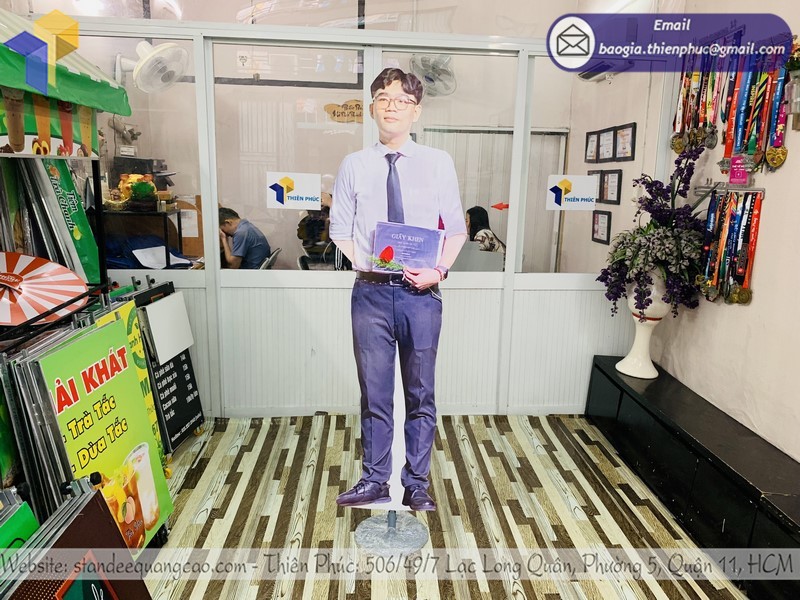 standee chúc mừng tốt nghiệp rẻ