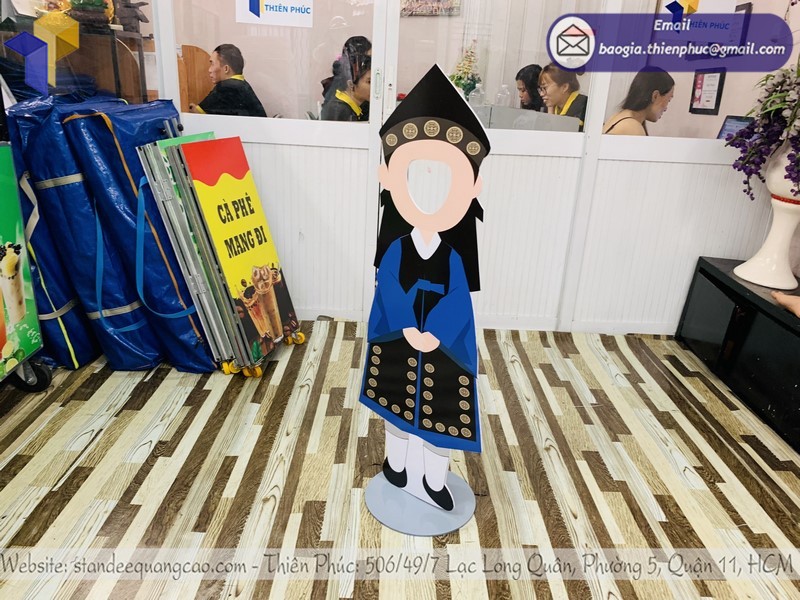 standee chụp ảnh cho các bé rẻ