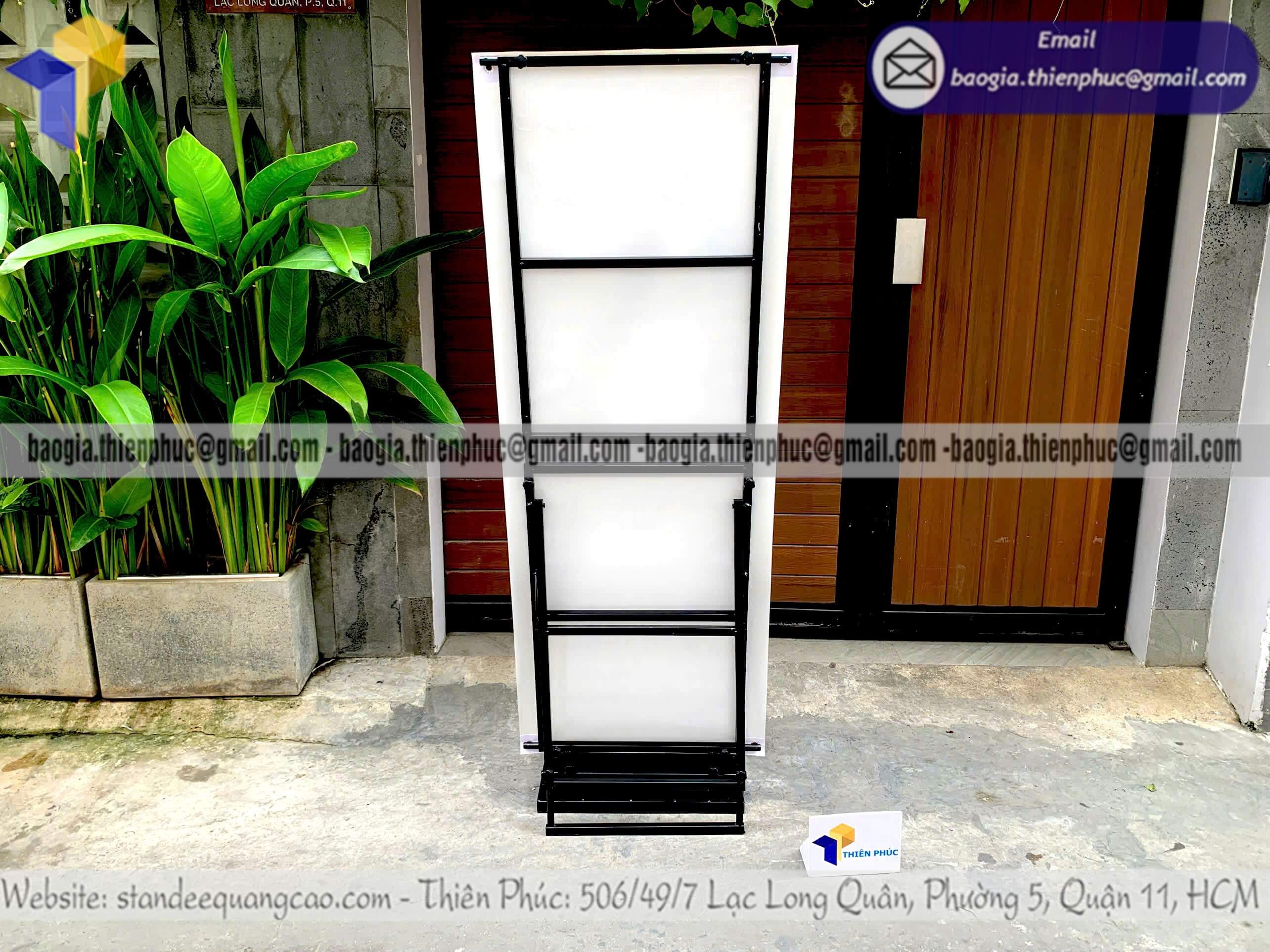 Standee có đế sắt chịu gió treo poster ngoài trời bán hàng event quảng cáo