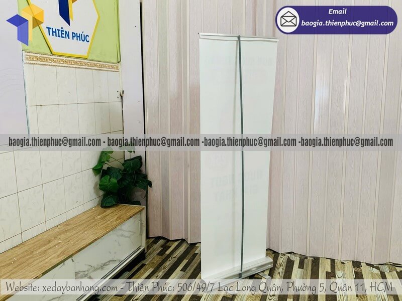 Standee cuốn bằng nhôm dựng poster vỉa hè sale off blackfriday cực hot