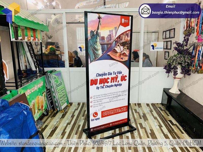 standee giới thiệu khóa du học đẹp