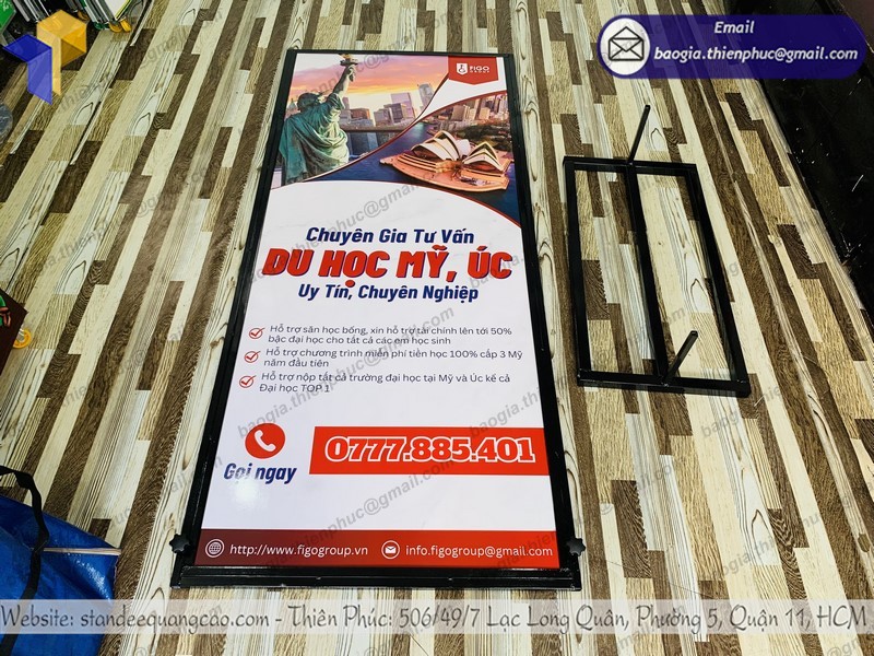 standee giới thiệu khóa du học rẻ