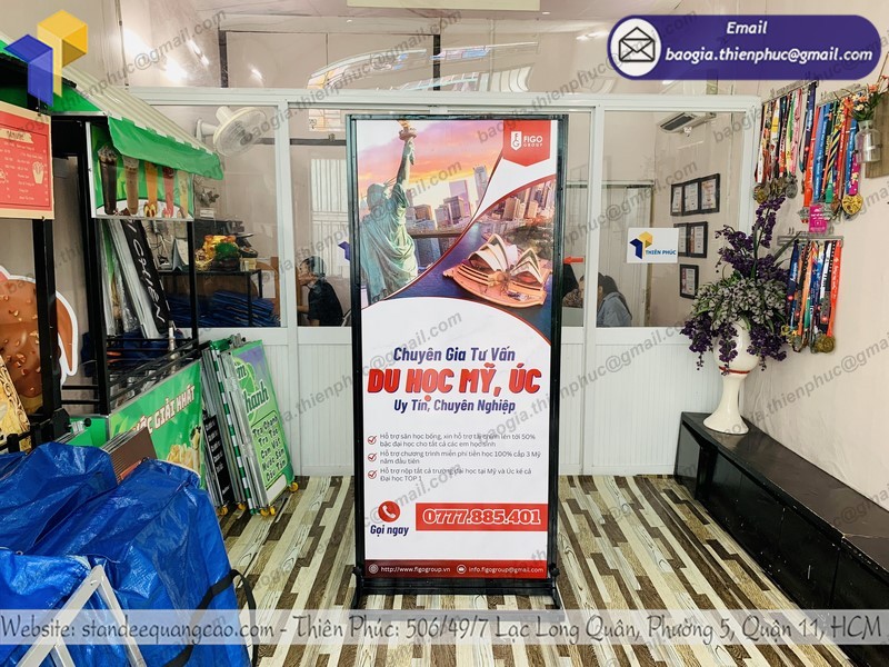 standee giới thiệu khóa du học tphcm