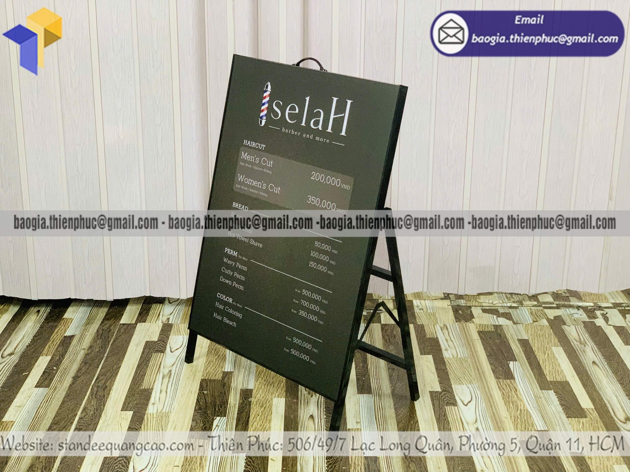 Standee in 1 mặt khung sắt để ngoài trời bán tại HCM hút người xem