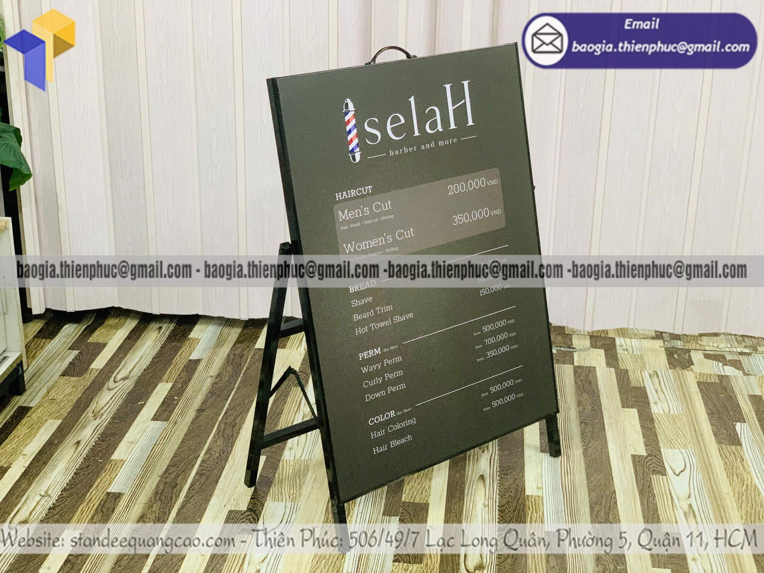 Standee in 1 mặt khung sắt để ngoài trời cửa hàng cần tăng khách đi ngang