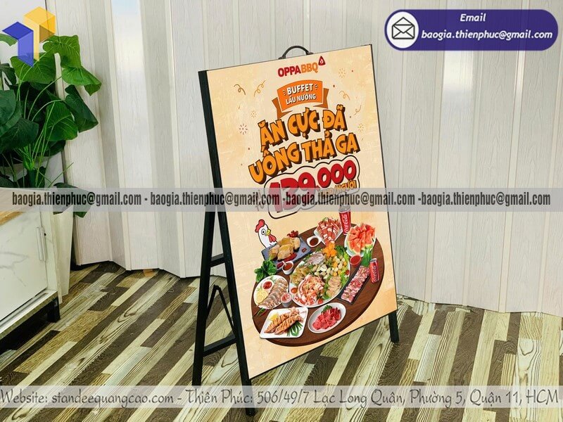 Standee in hình 1 mặt khung sắt xếp gọn cho quán ăn quảng cáo tiết kiệm cho quán ăn mới mở