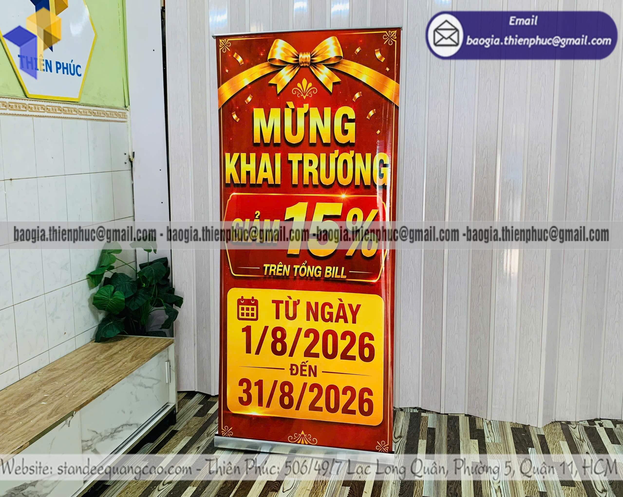 Standee kéo poster cuốn nhôm dựng ngoài trời event