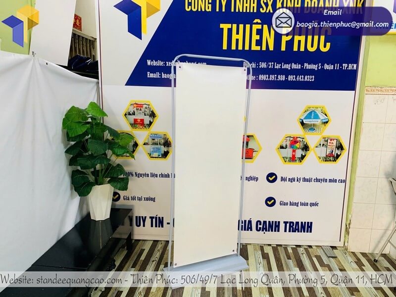 standee quảng cáo khung treo lắp ráp