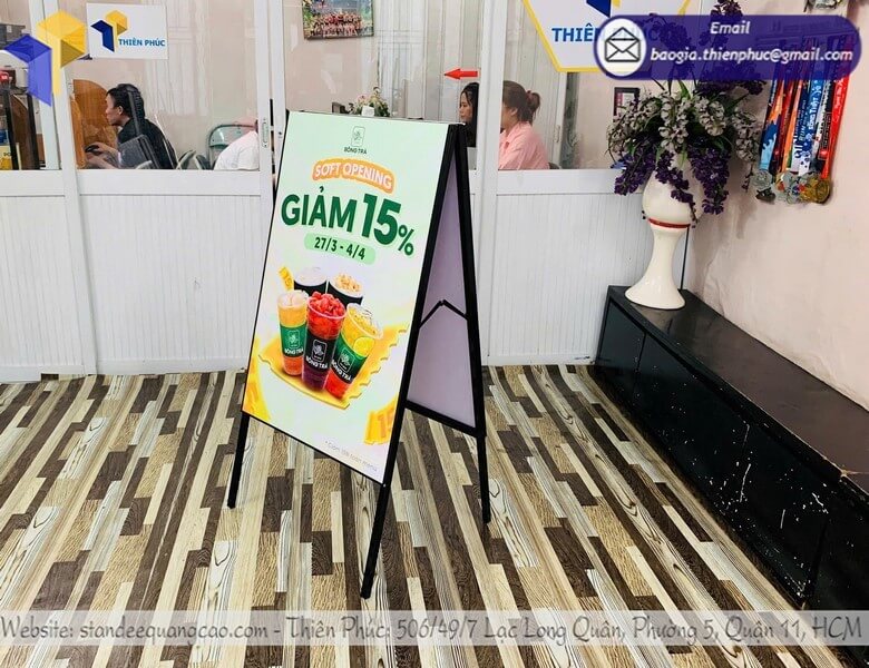standee 2 mặt tại xưởng tại Hà Nội