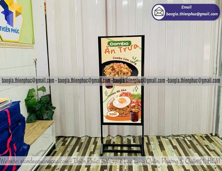 Standee khung sắt trưng bày chương trình khuyến mãi Standee khung sắt trưng bày chương trình khuyến mãi