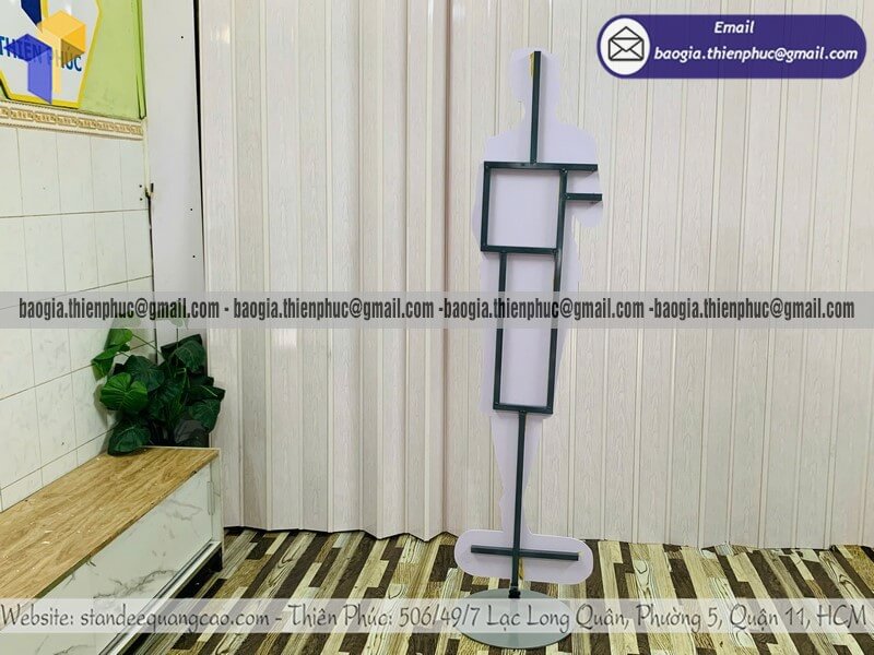 Standee mô hình nữ tiếp viên hàng không in 1 mặt chất lượng cao cho sân bay và sự kiện