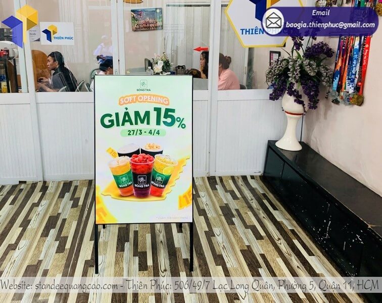 Mẫu standee chữ A 2 mặt hot nhất 2025