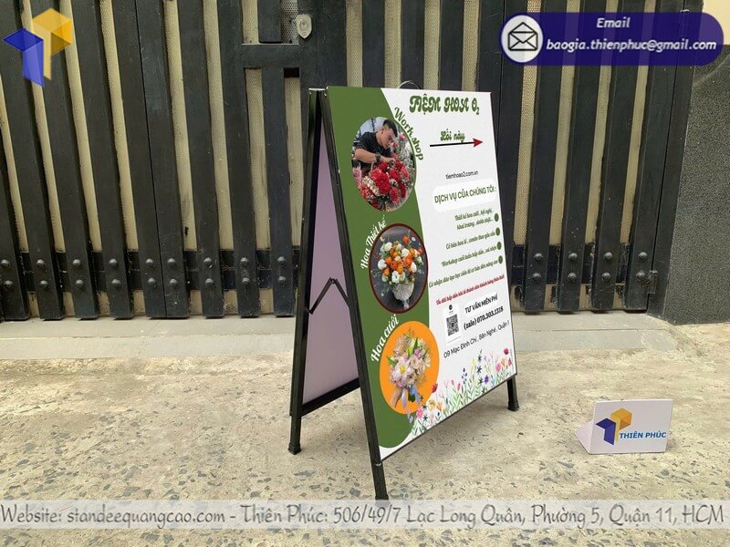 Standee quảng cáo chữ A 2 mặt chống gió menu cho shop hoa