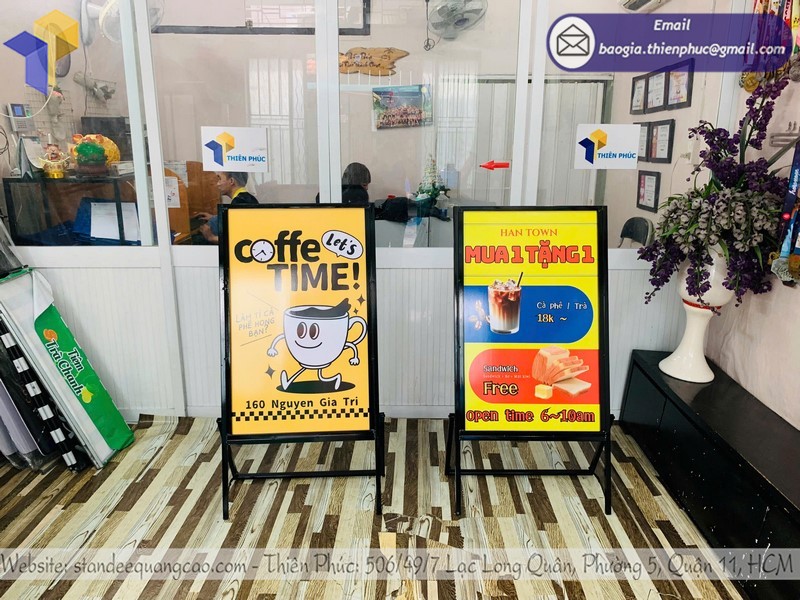 standee quảng cáo lắp ráp rẻ