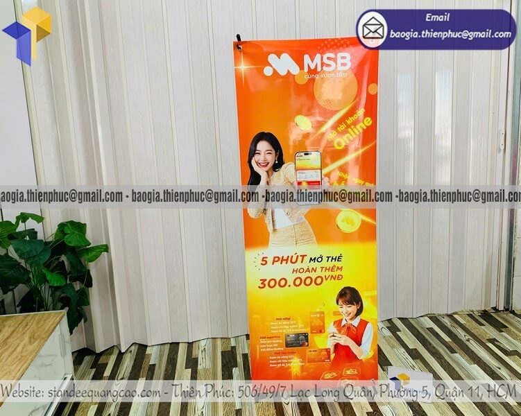 Standee quảng cáo treo poster 1 mặt xếp gọn ngoài trời