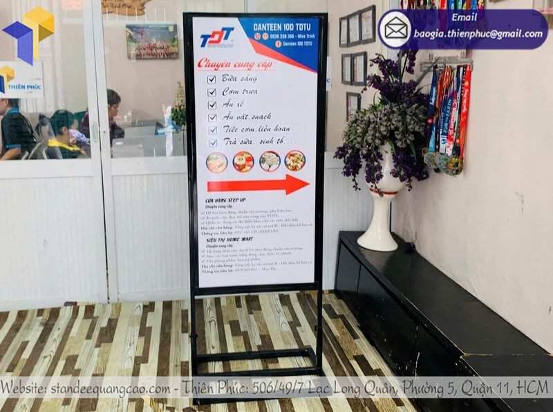 standee khung sắt 2 mặt đứng quảng cáo HCM