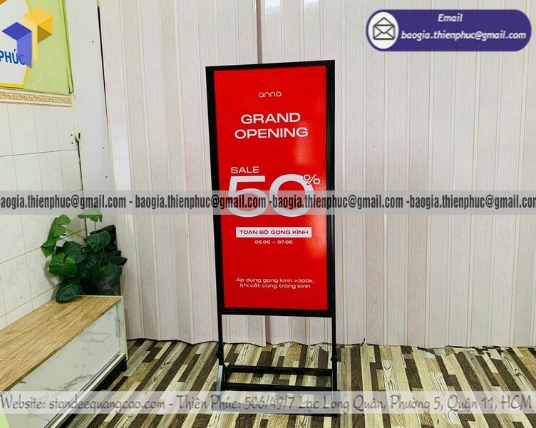 Standee sắt đứng trưng bày chương trình khuyến mãi
