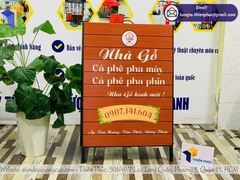 Standee sắt hai mặt chịu gió