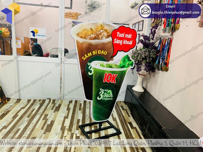 standee trưng bày ngoài trời đẹp