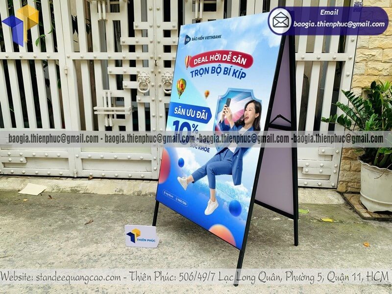 Thiết kế standee chữ A di động quảng cáo bán hàng đẹp gia công theo yêu cầu cho cửa hàng thời trang