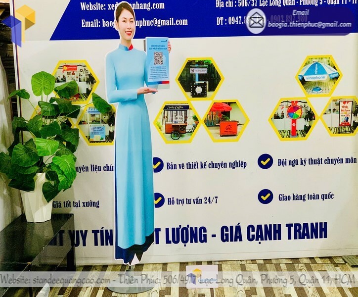 Thiết kế standee mô hình giao dịch viên 3D sống động Thiết kế standee mô hình giao dịch viên 3D sống động