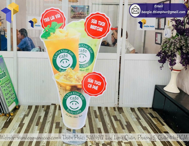 thiết kế và in ấn standee mockup cà phê 3D