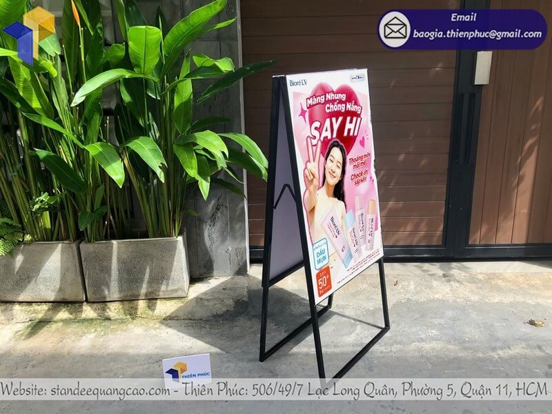 Xưởng in bảng standee chữ A di động ngoài trời mục đích quảng cáo khai trương khuyến mãi