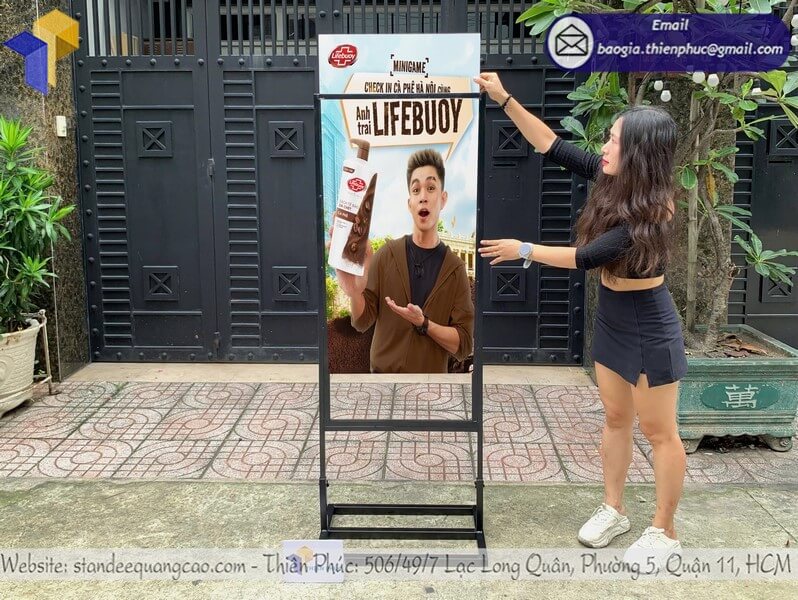 Xưởng in bảng standee khung sắt 2 đứng mặt cho sự kiện