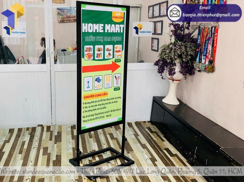 xưởng in standee quảng cáo 2 mặt khung sắt đứng tháng 7 2025