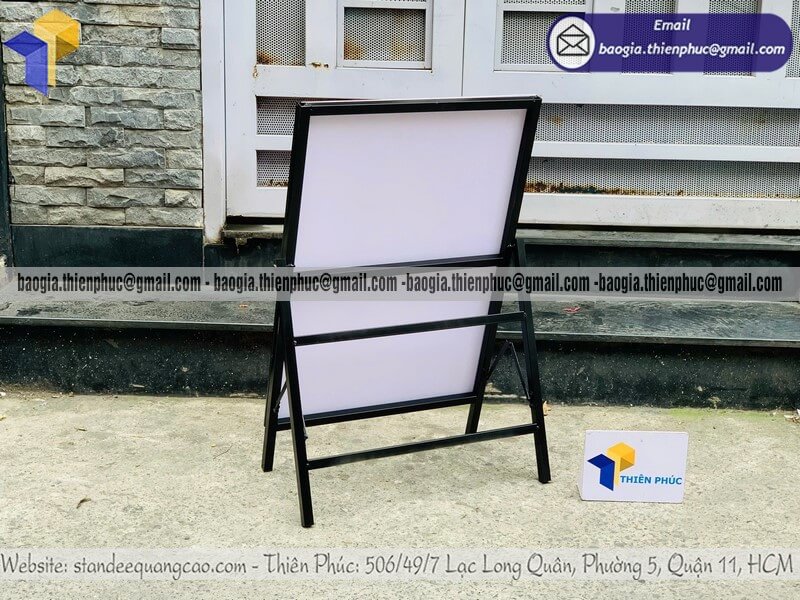 Xưởng in standee quảng cáo di động 1 mặt theo yêu sử dụng trong nhà ngoài trời tiếp thị lưu động