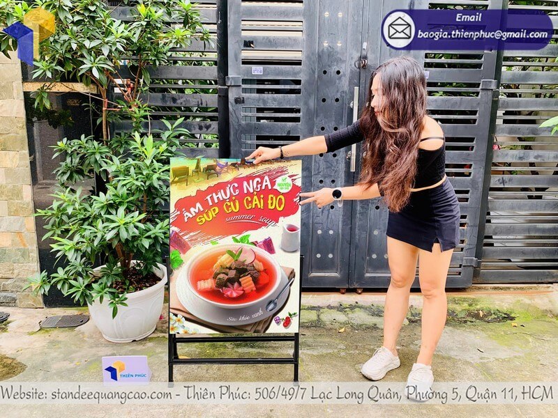 Xưởng làm bảng standee 1 mặt theo yêu cầu rẻ kinh doanh quảng cáo